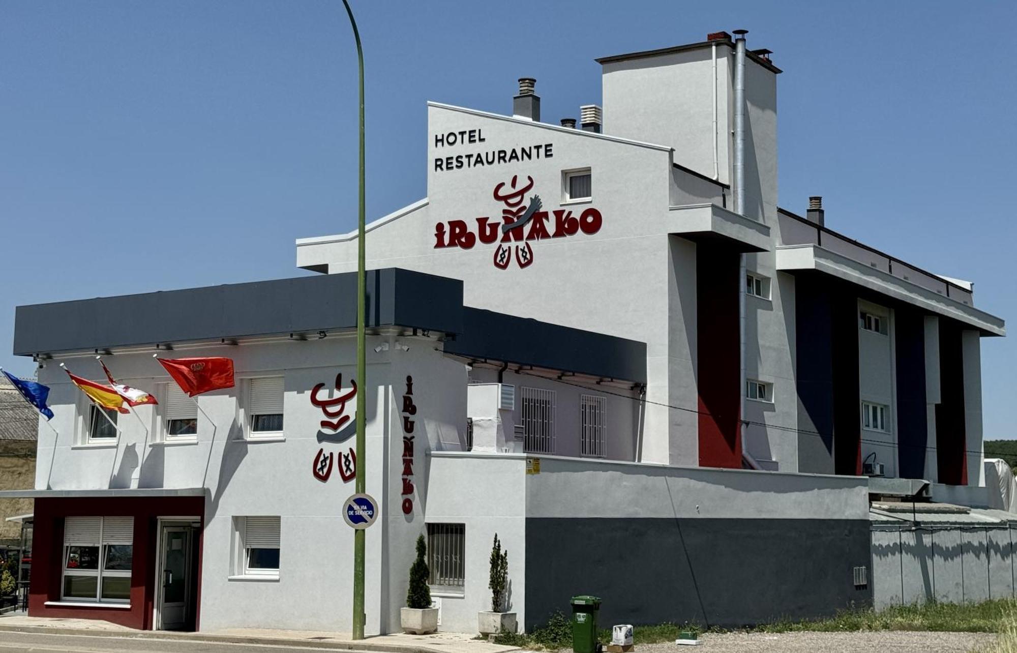 Hostal Restaurante Irunako Villafria Exterior photo
